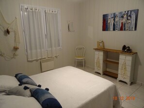 2 bedrooms, iron/ironing board - Fenced house with garage in quiet area (Saint-Hilaire-de-Riez)