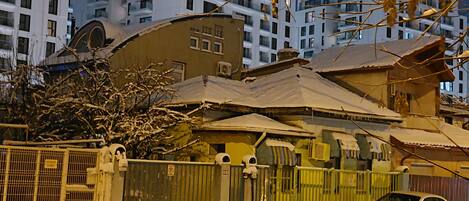 المنشأة من الخارج