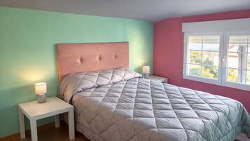 Iron/ironing board, internet, bed sheets