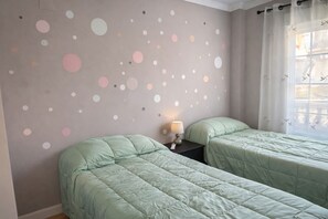 Silitysrauta/-lauta, internet, vuodevaatteet