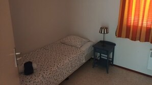 3 室のベッドルーム、アイロン / アイロン台、WiFi、 ベッドシーツ