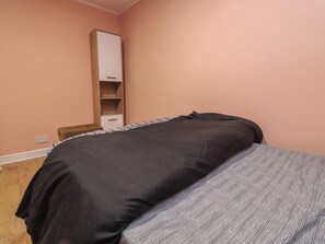 2 bedrooms, individually decorated, individually furnished, free WiFi - West End Retreat (Morecambe)
