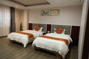 Deluxe Twin Room | Desk, laptop workspace - Jiang Su Hotel and Restaurant (Kathmandu, Nepal)