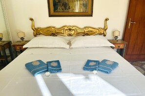 Family Apartment, Multiple Bedrooms, 2 Bathrooms (Appartamento Mare Blu - Terracina) | 2 bedrooms, iron/ironing board, free WiFi, bed sheets