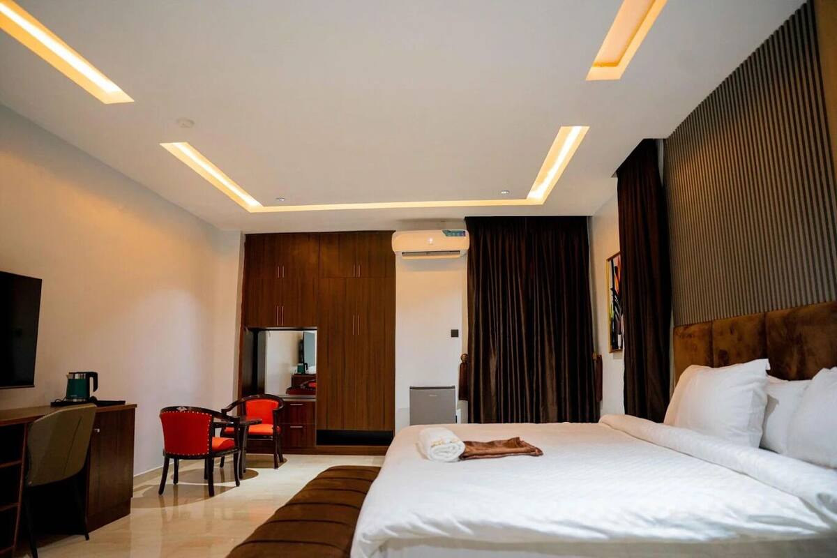 Deluxe Room, Balcony, City View