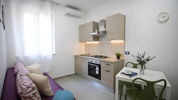 Apartment, Balcony, Courtyard View | Living area