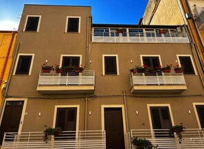 Apartment, Balkon, Blick auf den Innenhof | Außenbereich