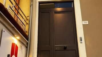 Apartment, Balcony, Courtyard View | Exterior detail