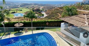 Pool - Nice apartment in quiet area with large terrace. (AN)