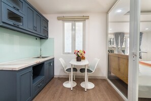 Family Twin Room, Balcony, City View | Dining - HELEN AIRPORT HOTEL (Ho Chi Minh City)