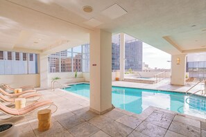 Pool - Stylish ASU Stay | Pool Gym Balcony Parking W&D (Phoenix)