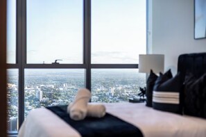 Iron/ironing board, WiFi, bed sheets - Chrome Sonata - State Secrets & Skyline Sheets (Brisbane City)