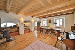 4 chambres, fer et planche à repasser, Wi-Fi, draps fournis