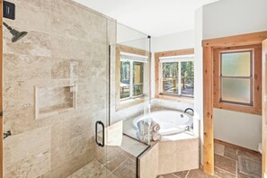 Shower - Custom Log Style Cabin! Air Conditioning! Foosball! BBQ! Decks! Fenced Yard! (Big Bear Lake)