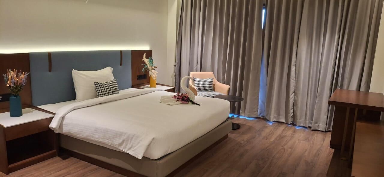 Een bureau, een laptopwerkplek