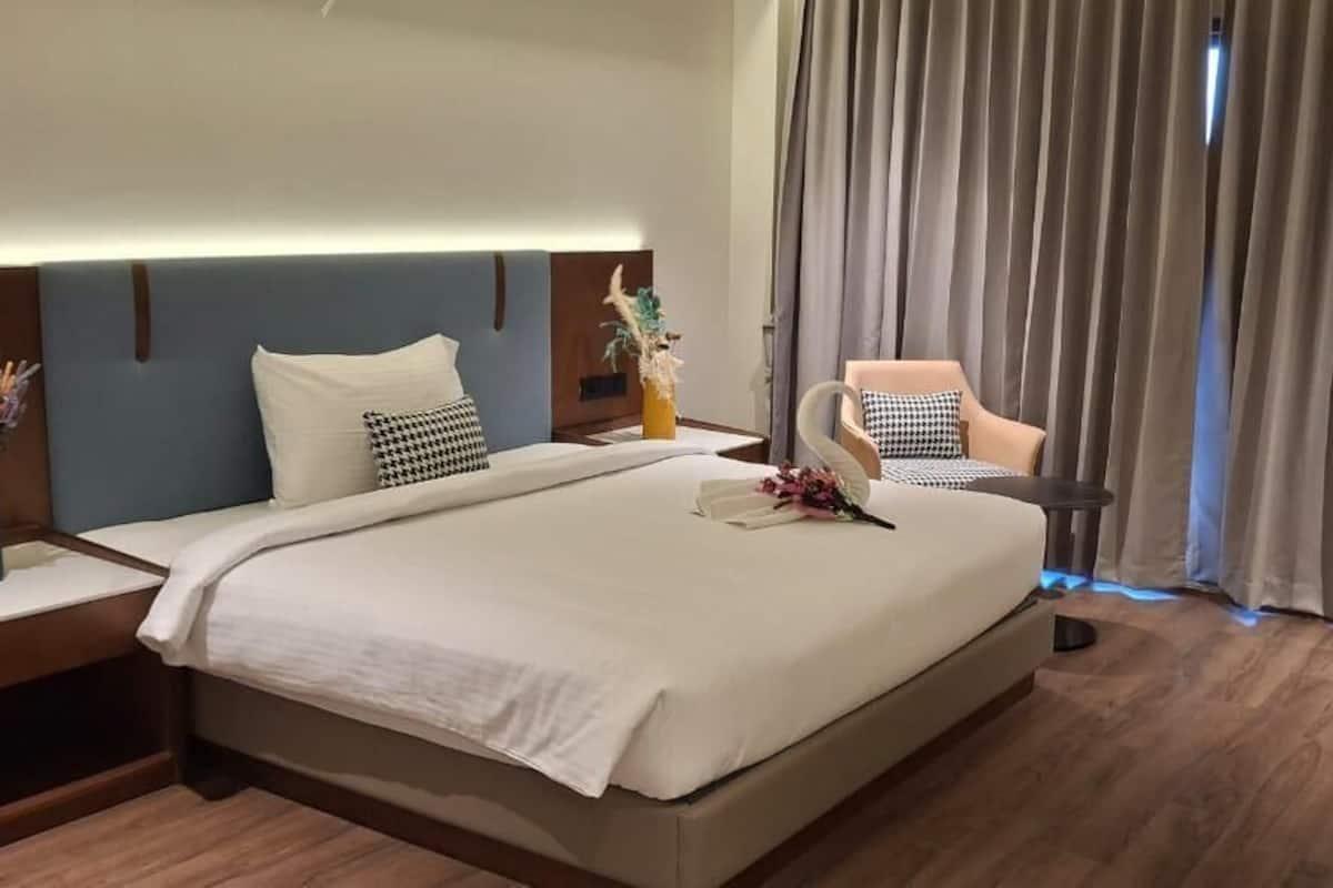 Skrifborð, vinnuaðstaða fyrir fartölvur