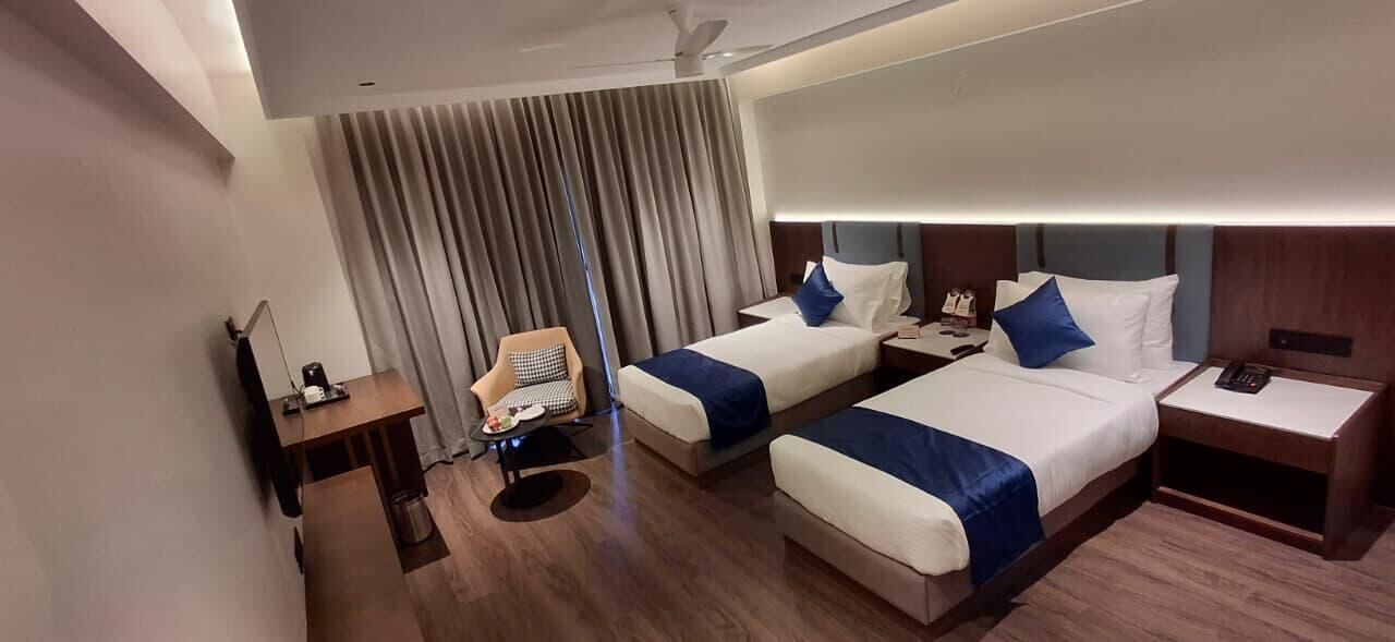 Standaard kamer, balkon | Een bureau, een laptopwerkplek