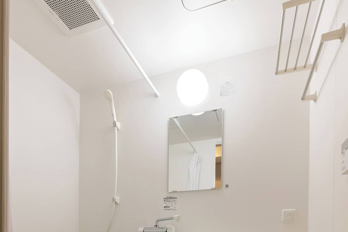 Basic Single Room, Mountain View | Bathroom