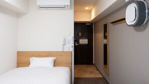 セミダブルルーム 禁煙 | 高級寝具、デスク、WiFi (無料)、ベッドシーツ