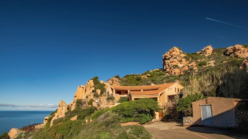 Sailing: Sailing on the blue Mediterranean: two souls, one horizon
