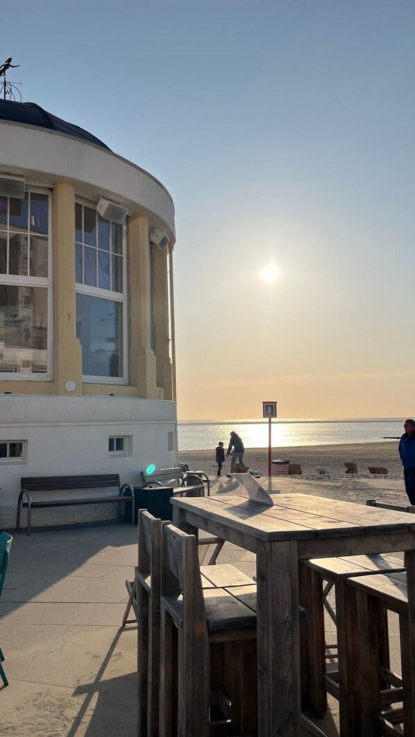 屋外ダイニングエリア