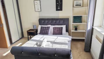 3 bedrooms, iron/ironing board, free WiFi, bed sheets