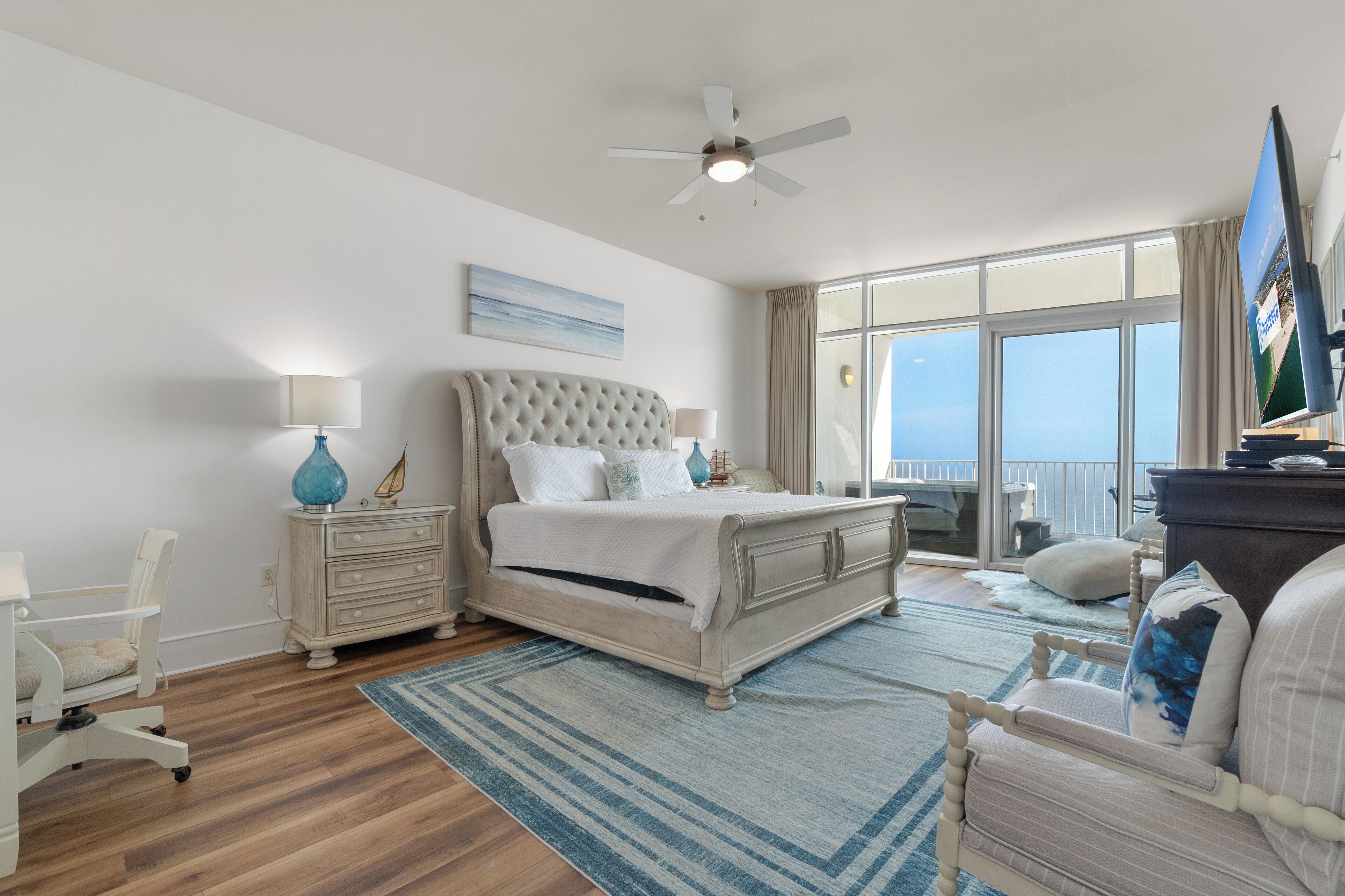 Signature Condo, 3 Bedrooms, Balcony, Beachfront