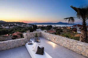Property grounds - [NEW]Villa Es-Hi w Private Pool & Scenic Sea View (Kalyves)
