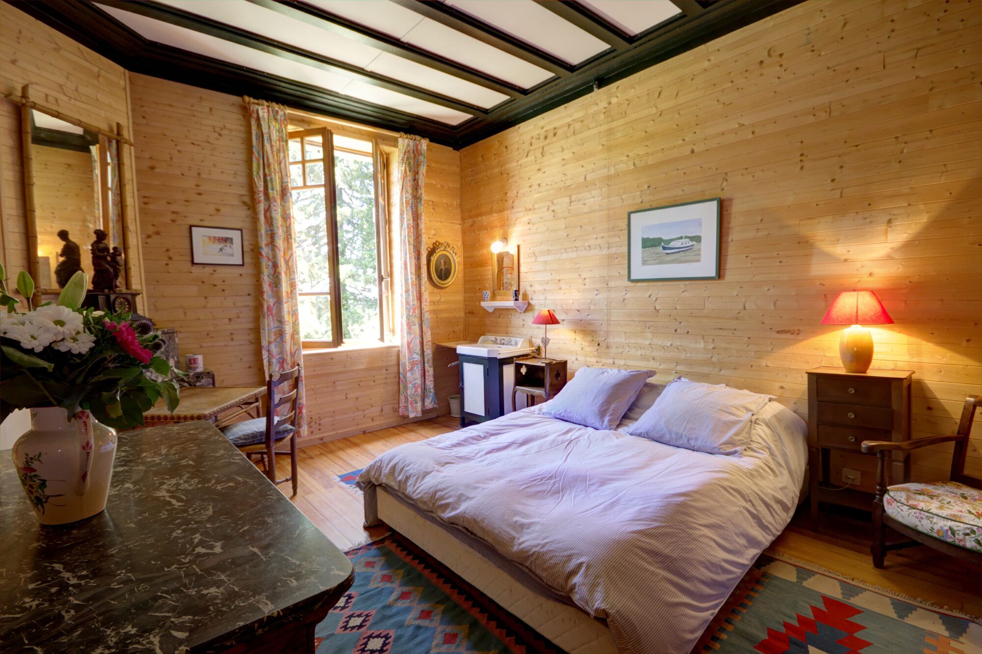 4 bedrooms, iron/ironing board, WiFi