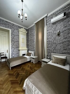 In-room safe, soundproofing, iron/ironing board, free WiFi - Vintage Boutique Hostel (Baku)