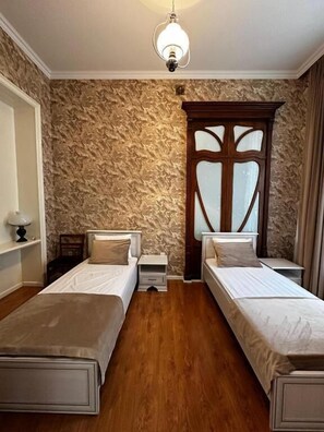 Twin Room | In-room safe, soundproofing, iron/ironing board, free WiFi - Vintage Boutique Hostel (Baku)
