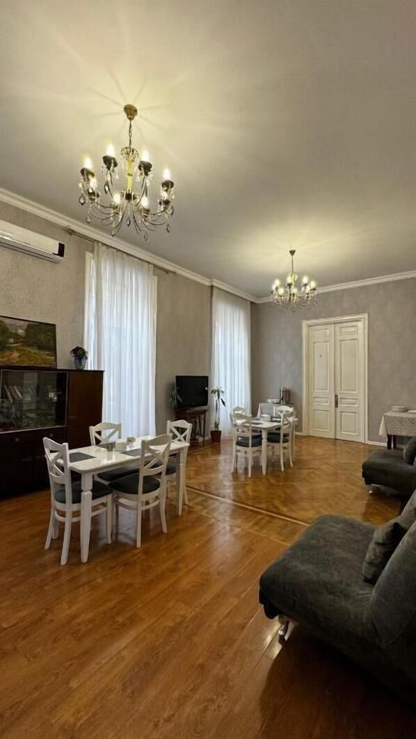 Interior - Vintage Boutique Hostel (Baku)