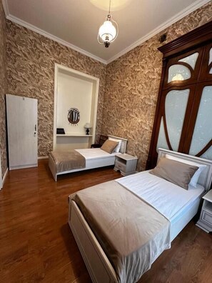 ห้องทวิน | ตู้นิรภัยในห้องพัก, ห้องเก็บเสียง, เตารีด/โต๊ะรีดผ้า, Wi-Fi ฟรี