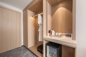 Habitación doble superior, vista a la ciudad | Interior