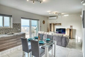 Dining - Wonderful Sunny Penthouse (San Pawl il-Baħar)
