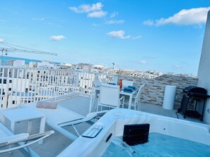 Outdoor dining - Wonderful Sunny Penthouse (San Pawl il-Baħar)