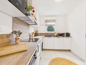 Fridge, microwave, oven, dishwasher - Lovely holiday home for 6 with enclosed garden (Terrasson-Lavilledieu)