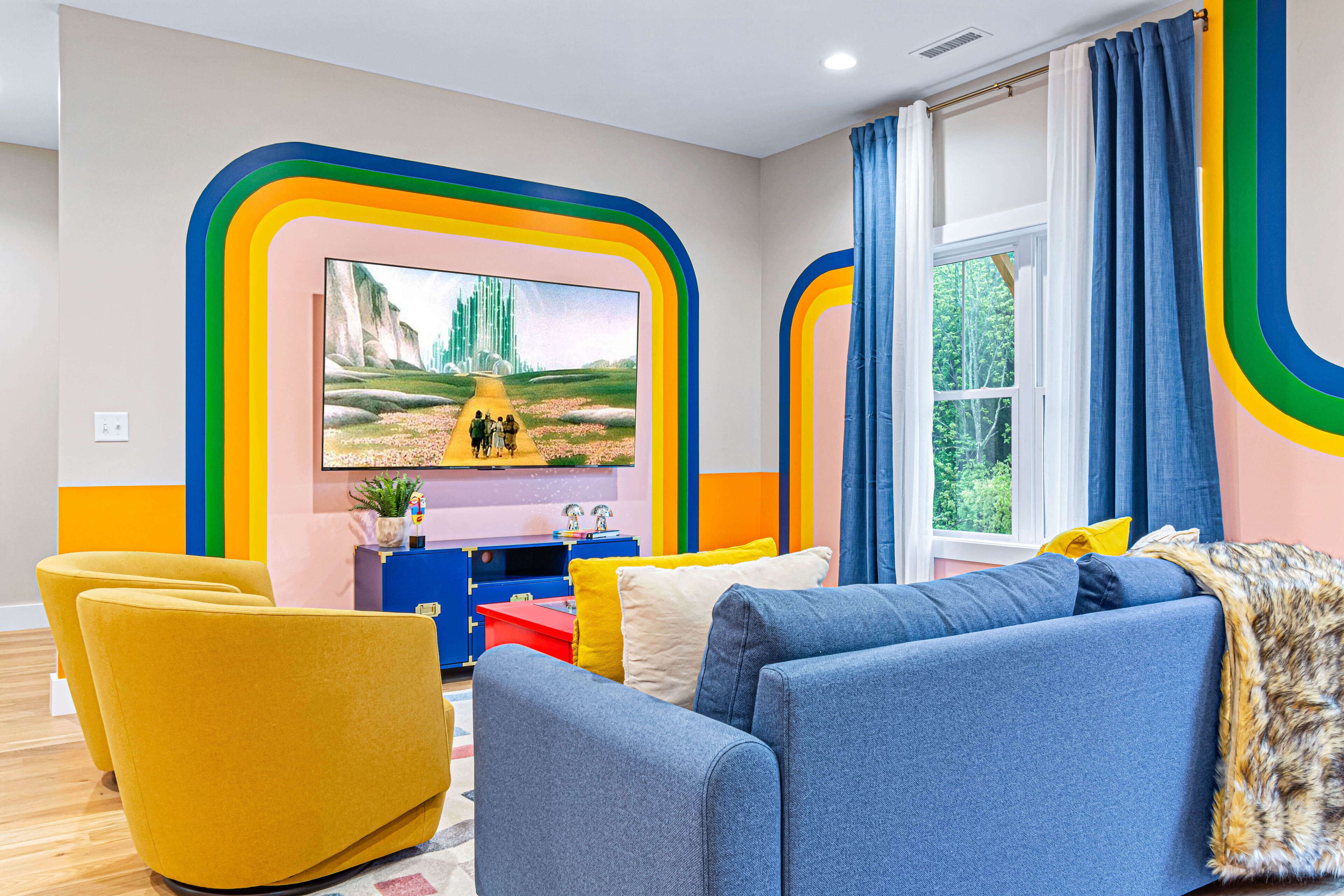 TV, fireplace, offices