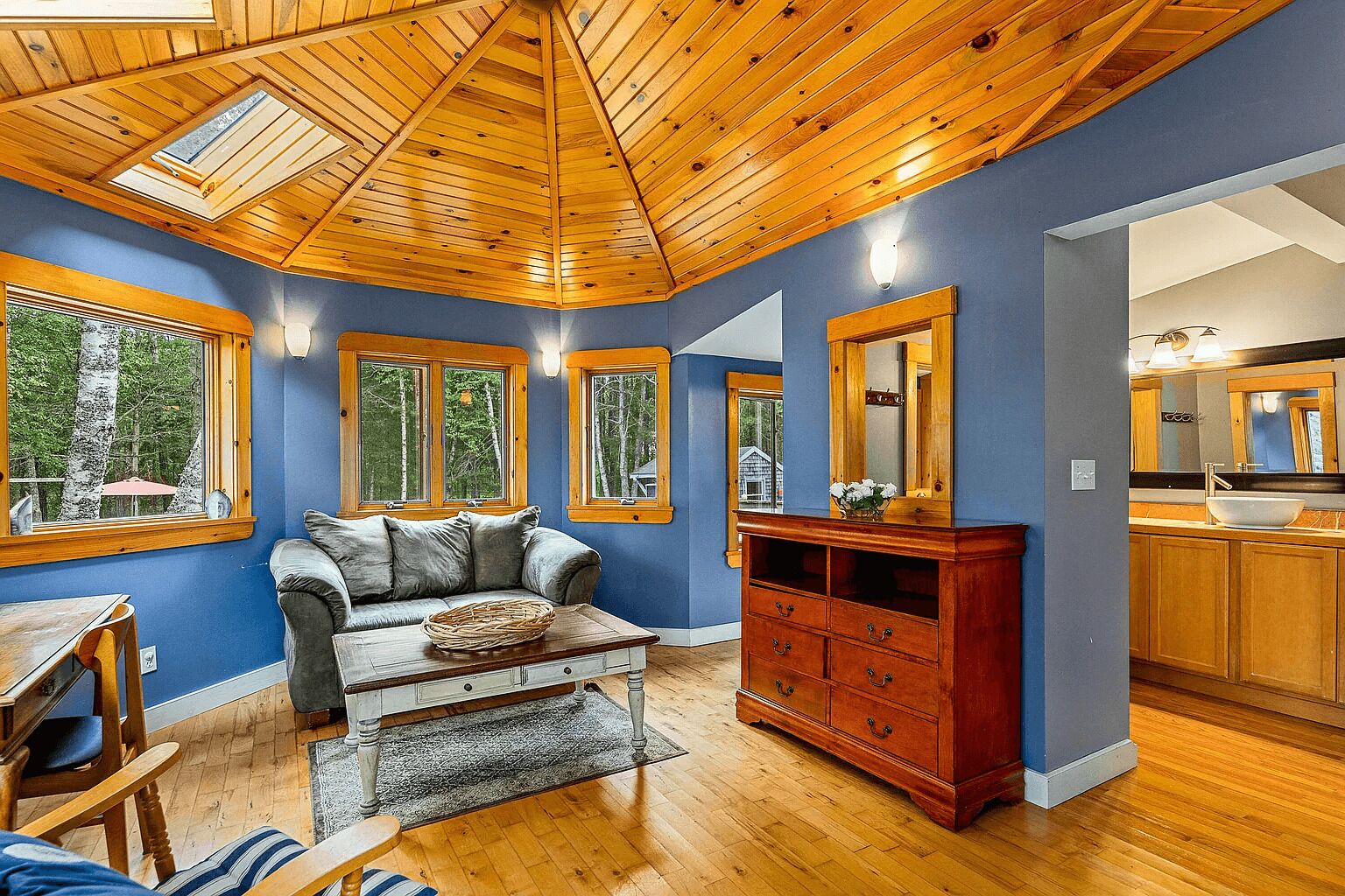 Pine Lodge 11br: Sleeps 34 - Group Getaway & Events - Belfast, ME