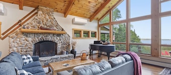 Pine Lodge 11BR: Sleeps 34 - Group Getaway & Events