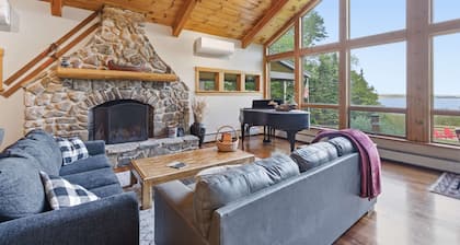 Pine Lodge 11BR: Sleeps 34 - Group Getaway & Events