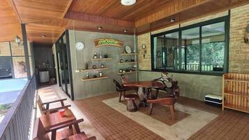 House, 1 Bedroom, Accessible, Smoking | Dining