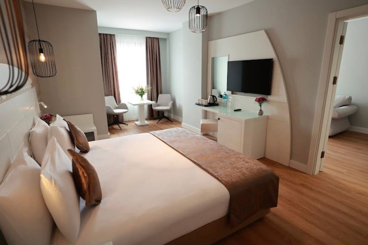 Economy Room | Desk, iron/ironing board, free WiFi