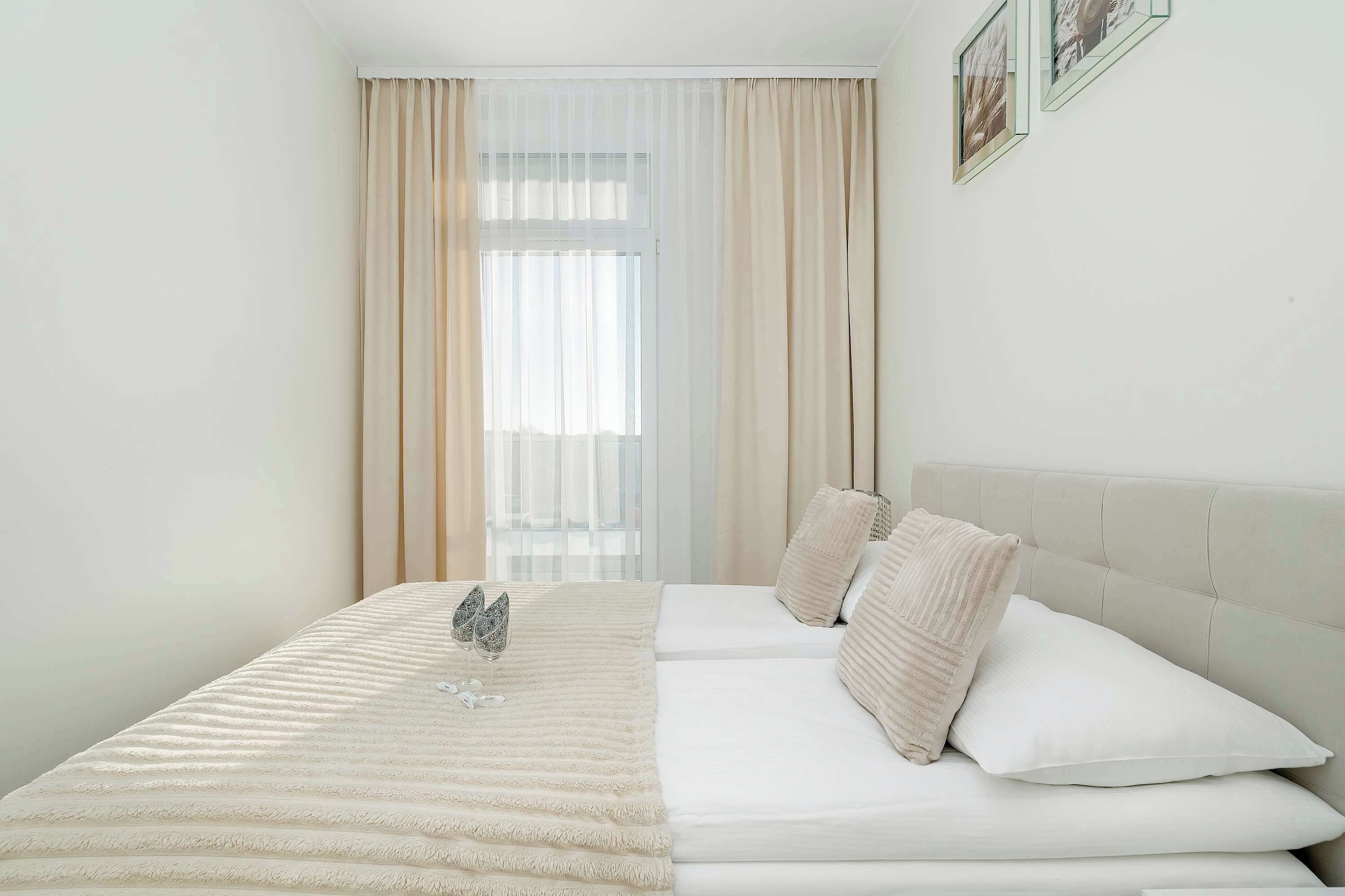 Iron/ironing board, travel cot, WiFi, bed sheets