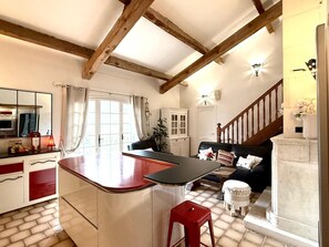 Interior - Provencal character house - Swimming pool - Tennis - Sport (Évenos)