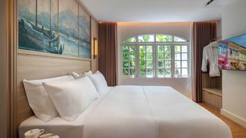 In-room safe, desk, blackout curtains, free WiFi