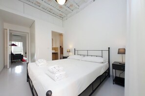 2 chambres, fer et planche à repasser, Wi-Fi, draps fournis