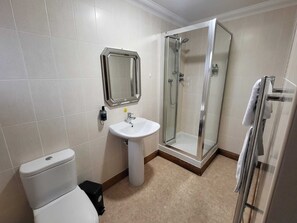 Bathroom - Harbour Nights (Lossiemouth)