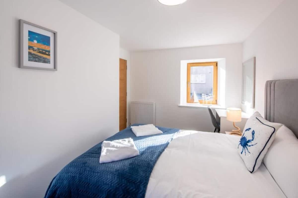 Iron/ironing board, free WiFi