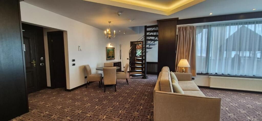 Deluxe Double Room, Mountain View, Mountainside | Living area | Toys